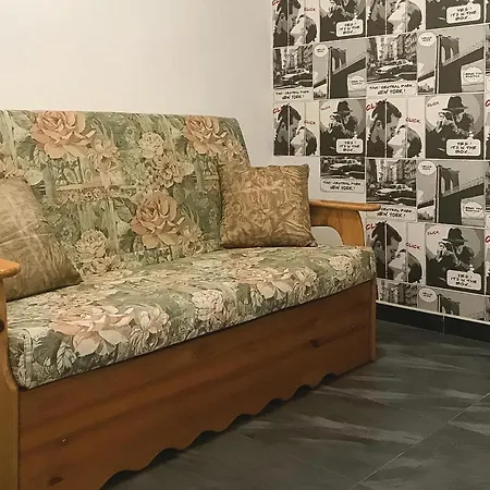 2 Bedroom Cozy In Apartment