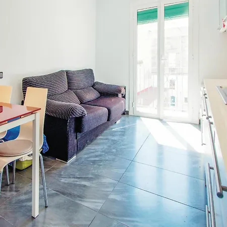 Apartment 2 Bedroom Cozy In